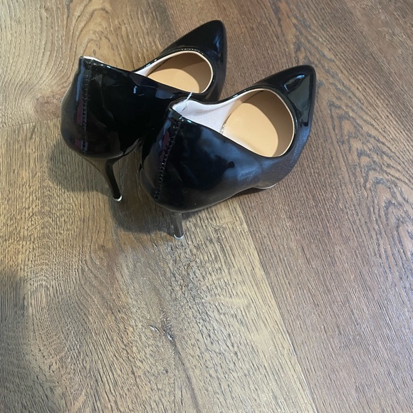 Black Patent Leather Women's Heels - Picture 2 of 3